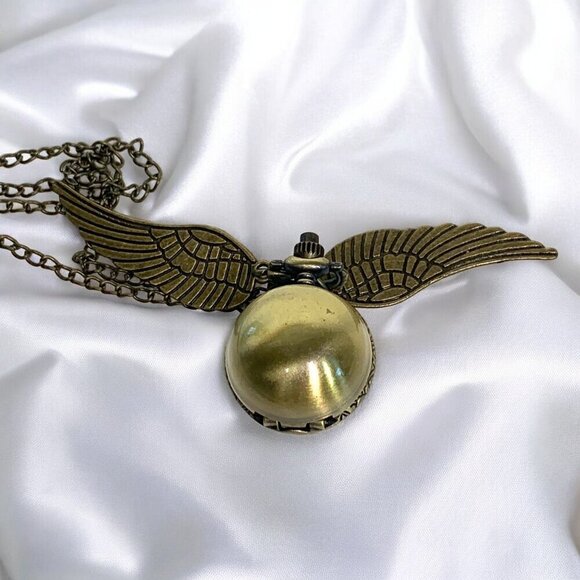 Chicago Cubs Winged Pocket Watch In Antique Brass Tone Metal With XL Chain - Picture 5 of 5